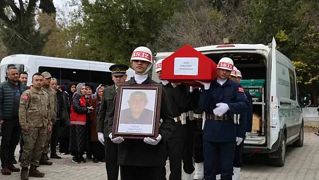 Kıbrıs Gazisi toprağa verildi