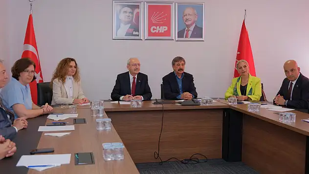 Kılıçdaroğlu ile görevine geri dönen Kayserili isimden ilk poz geldi!