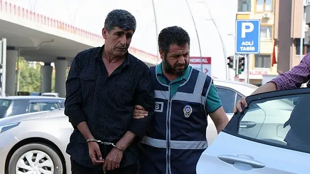 Otomobillerinde 1 kilo uyuşturucu ile yakalanan 2 kişi tutuklandı
