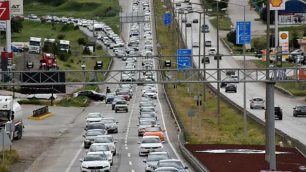 Kırıkkale-Kayseri yolunda bazı kavşaklar kapatıldı