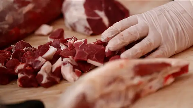 Kırmızı ette yeni zirve: Dana karkas 600 TL barajını aştı!