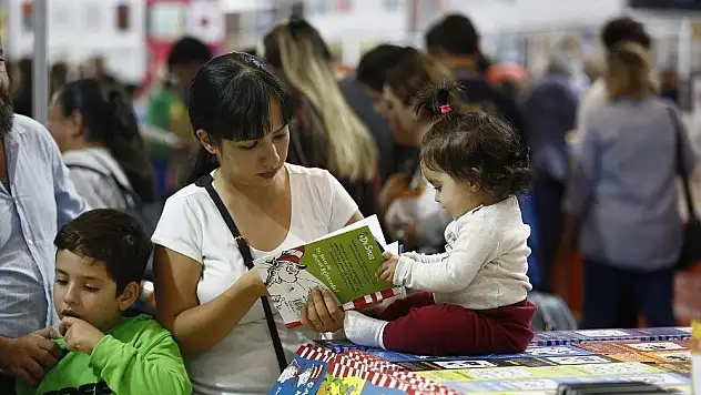 Kitap fuarı rekor ziyaretçi ile devam ediyor