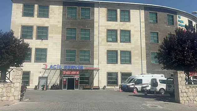 Kızılırmak'ta 3 genç az kalsın boğuluyordu