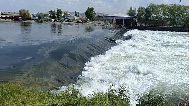 Baraj kapakları açıldı, Kızılırmak yükseldi!