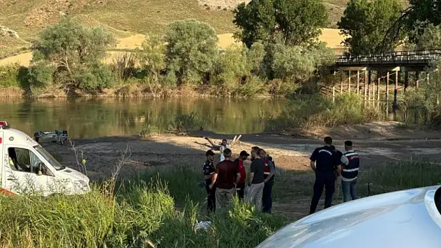 Kızılırmak'ta zamanla yarış: Baba için arama çalışmaları devam ediyor