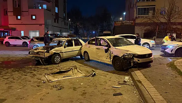 Kızına otomobil çarptı, baba sinir krizi geçirdi