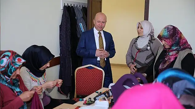 Kocasinan Belediye Başkanı Çolakbayrakdar Semt Konaklarını Ziyaret Etti