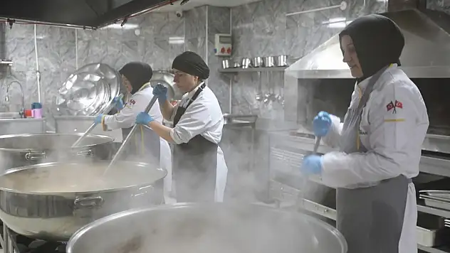 Kocasinan'da her gün 228 sofraya sıcak yemek gidiyor