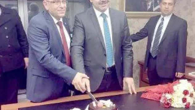 KOCASİNAN'DA PASTALI KUTLAMA 