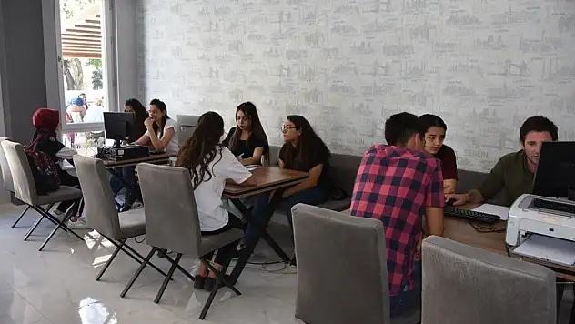 Kocasinan'ın tercih merkezine öğrencilerden tam not
