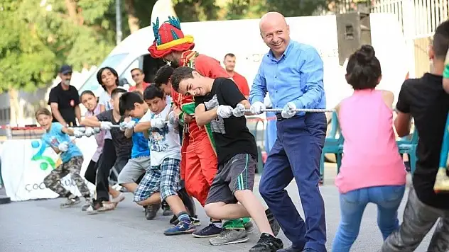 Kocasinan'da çocuklar, sokak oyunları ile eğleniyor