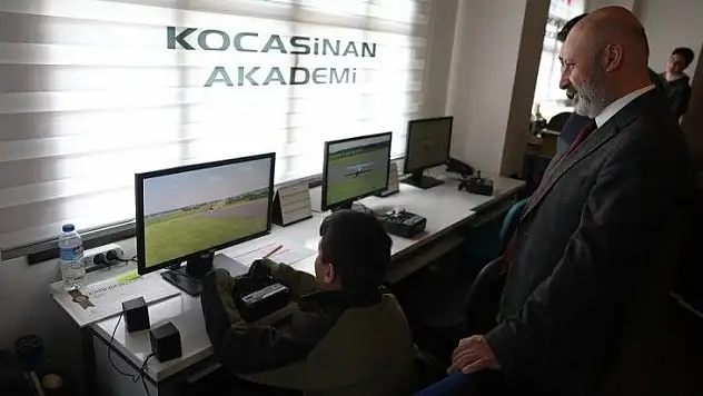 Çolakbayrakdar: Kocasinanlı gençler, geleceğe daha donanımlı hazırlanıyor