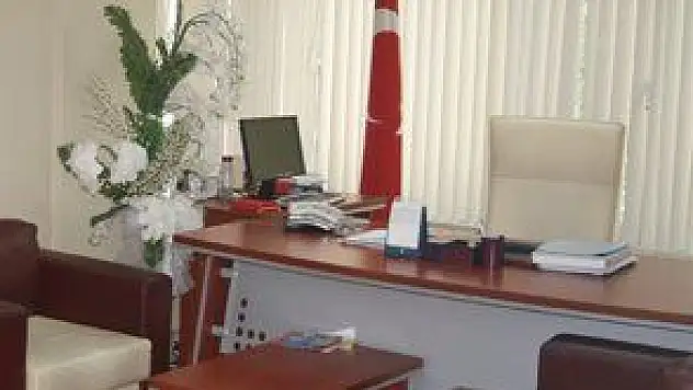 KOLTUK SAHİBİNİ BEKLİYOR