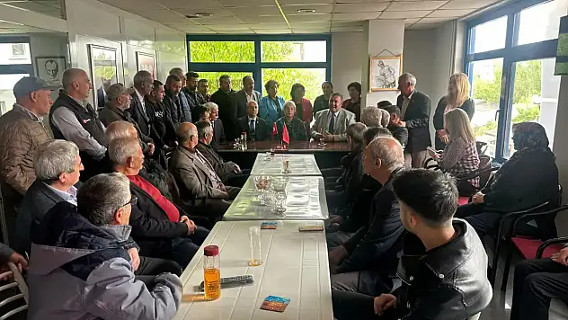 Komşu ilin Milletvekili Pınarbaşı'da görüldü