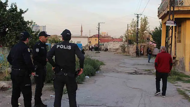 Taşlı silahlı kavga: 5 yaralı