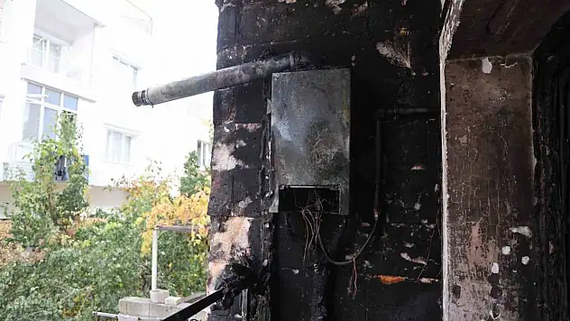 Kahraman komşu yangınında 2 çocuğu kurtardı