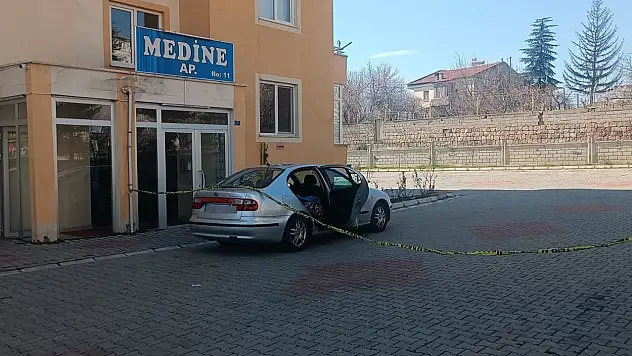 Komşusunun otomobilinde öldü