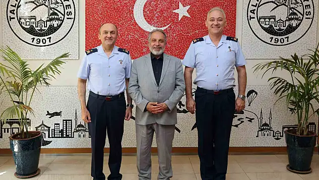 Kayseri'de iki komutandan veda ziyareti!