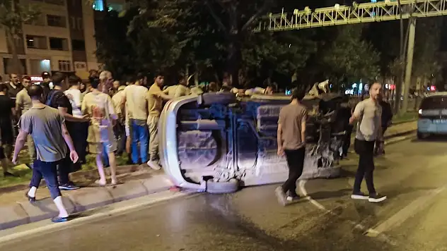 Kontrolden çıkarak kaza yaptı
