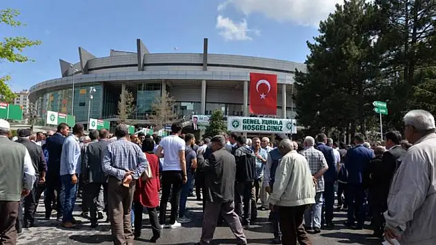Kooperatife kayıtlı 77 bin 872 ortaktan, 9 bin 967'si toplantıya katıldı