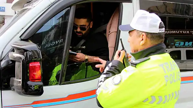 Polis ekipleri kornaya basanları affetmedi