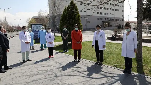 Koronavirüsün ilk sağlık şehidi Kayseri'de anıldı