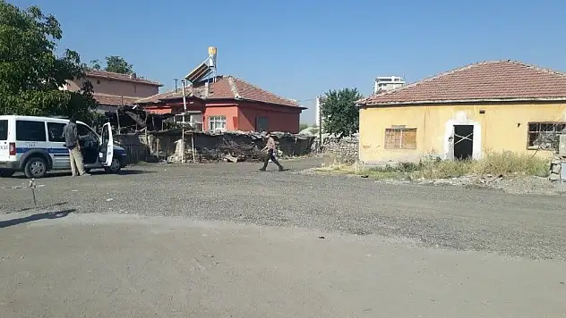 'Kötüyüm bana yardım edin' dediği evin bahçesinde öldü