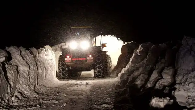 Kapanan yollar hastalanan kadın için açıldı