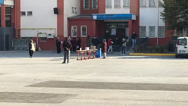 KPSS Ortaöğretim sınavı tedbirler çerçevesinde başladı
