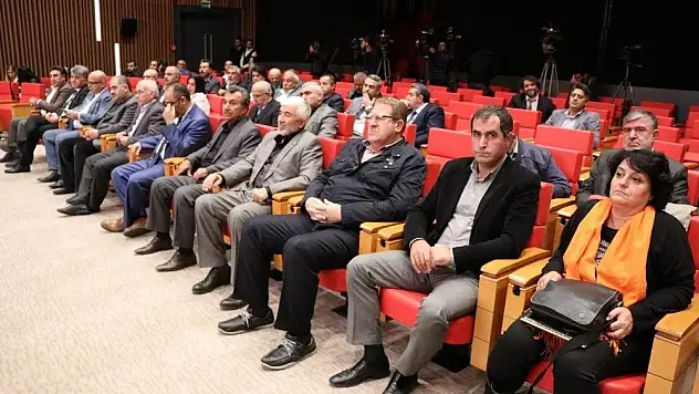 'Türkiye'nin büyümesine ve alınan önlemlere rağmen işsizlik sorununun devam ettiği görülmektedir'