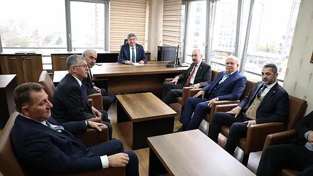 KTO yönetimi, Milletvekili Dursun Ataş'ı ziyaret etti