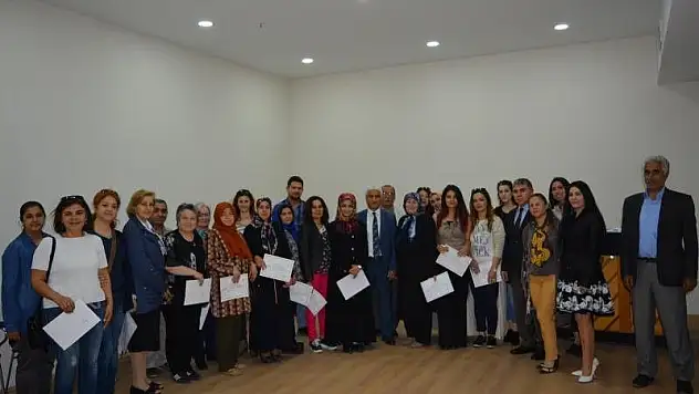 Kültür Merkezinde El Sanatları Kurs Bitirme Belge Töreni