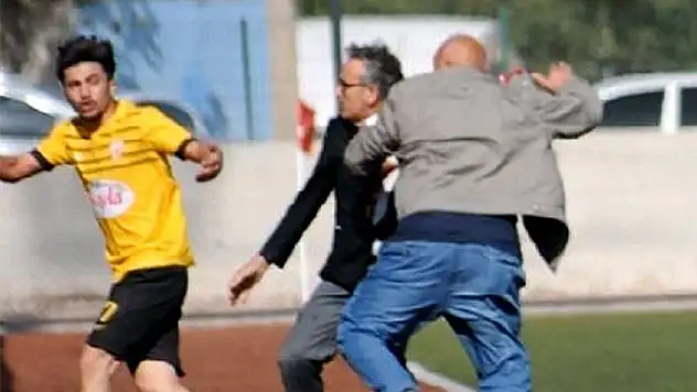 Kulüp Başkanı, futbolcusunu dövdü