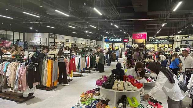 Yeni markalarla modanın merkezi oluyor
