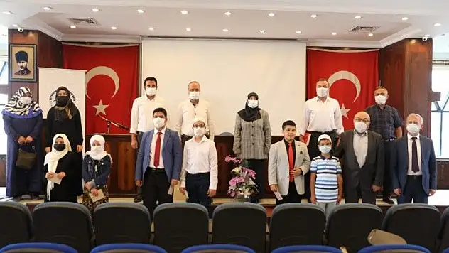 Kur'an Kursu öğrencileri yarışmada ter döktü