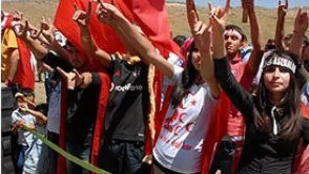 KURULTAY ATEŞİ BUGÜN YANIYOR