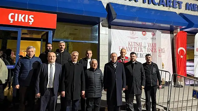'Kutsal Emanetler Sergisi' kapılarını açtı