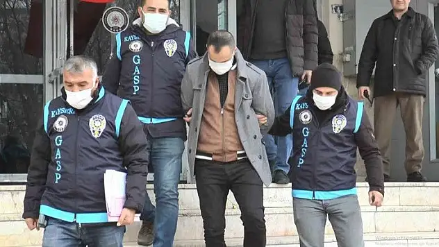 Kuyumcuda dehşet!