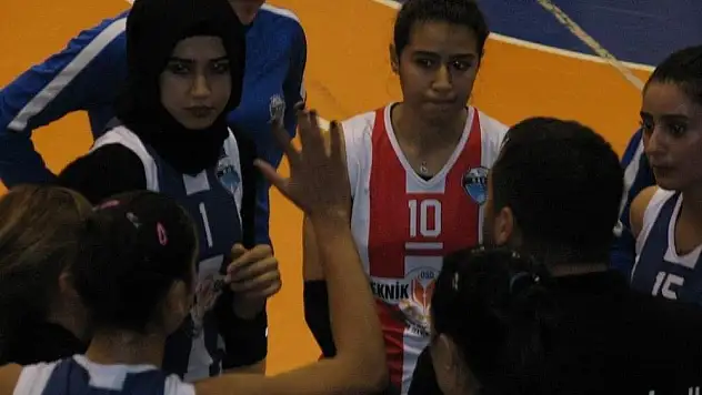 Kuzeyboru: 3 -K.OSB Teknik Koleji Atletik: 0