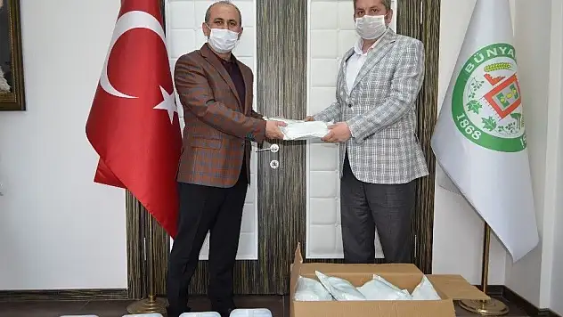 LGS'ye girecek öğrencilerin maske ve el dezenfektanları Bünyan Belediyesi'nden
