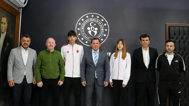 Madalya kazanan sporcular Kabakcı'yı ziyaret etti