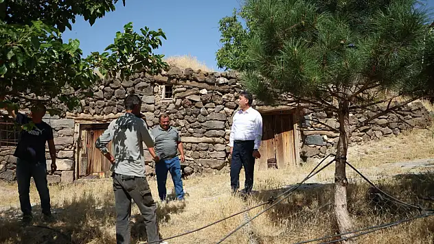 Mahalle mercek altında! Başkan adım adım gezdi