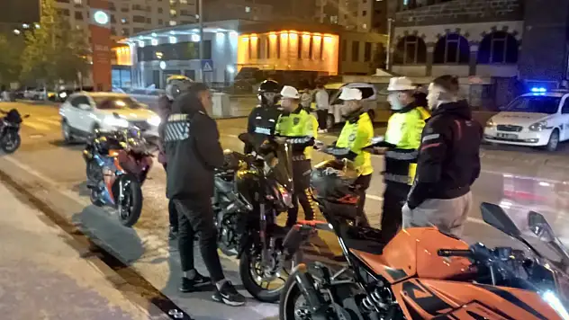 Mahalleliyi gece yarısı ayağa kaldırdılar! Polis alarma geçti