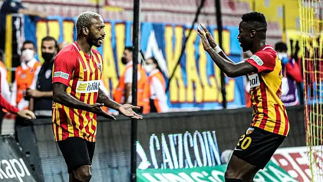 Manuel Fernandes o takımla anlaştı