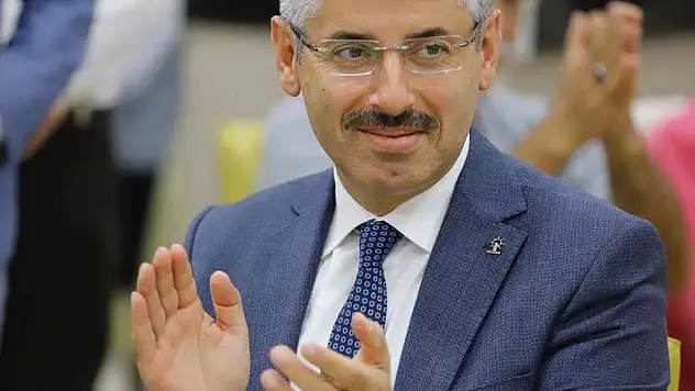 AK Parti İl Başkanı: Ayakta alkışlıyorum
