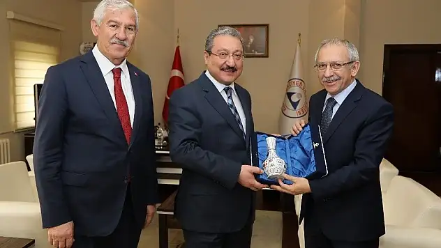 MEB Müsteşar Yardımcısı Prof. Dr. Bilgili'den ERÜ Rektörü Güven'e Ziyaret
