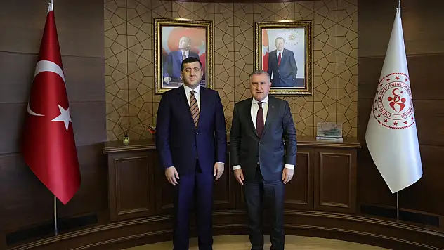 Meclis açıldı! Kayserili Vekilden ilk Bakan ziyareti geldi