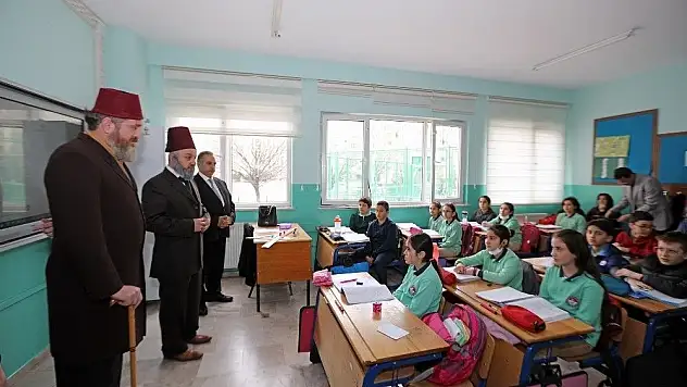 Mehmet Akif Ersoy Talas'ta