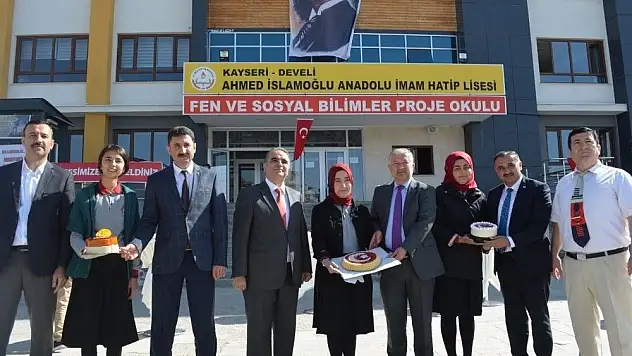 Mehmetçiğe Destek Çığ Gibi Büyüyor