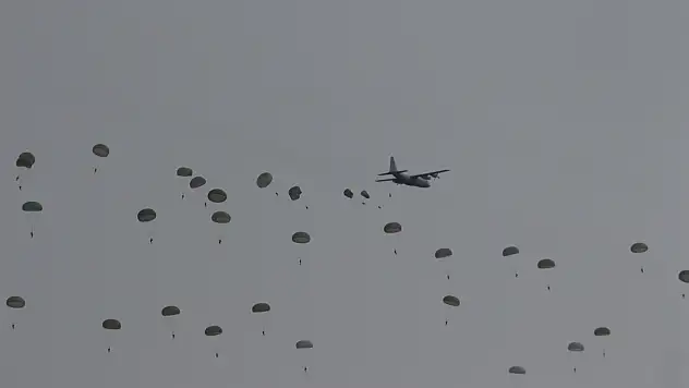 Mehmetçik'ten 4 bin metrede güç gösterisi